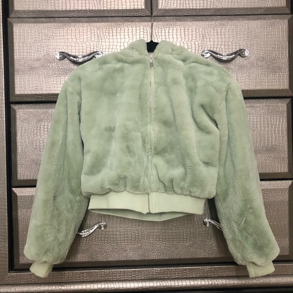 Cropped faux fur jacket - Picture 5 of 6